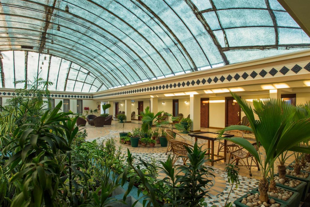Отель The Grand Regency Раджкот Экстерьер фото